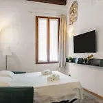 Ari Apartamento *